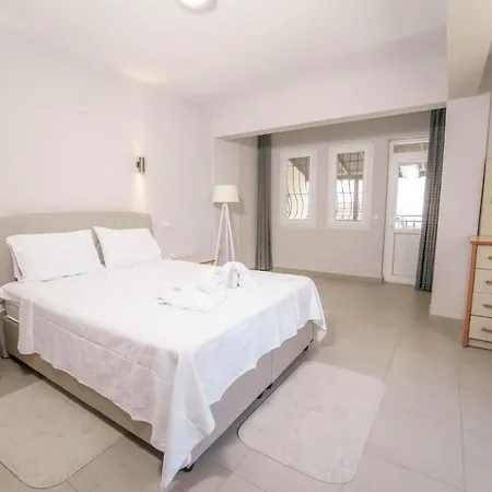 Cozy Triplex With Shared Pool Near Oludeniz In Fethiye 아파트 페티예