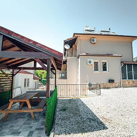 아파트 Cozy Triplex With Shared Pool Near Oludeniz In Fethiye